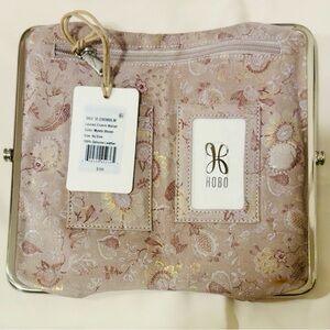 HOBO Blush Floral Clutch❤️